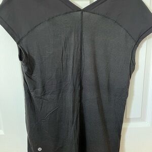 Lululemon workout top